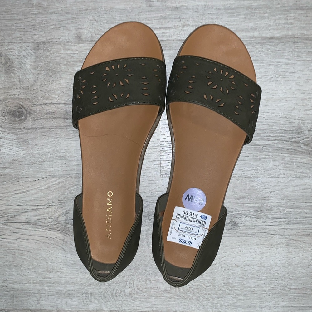 Unique green sandals…super comfortable!